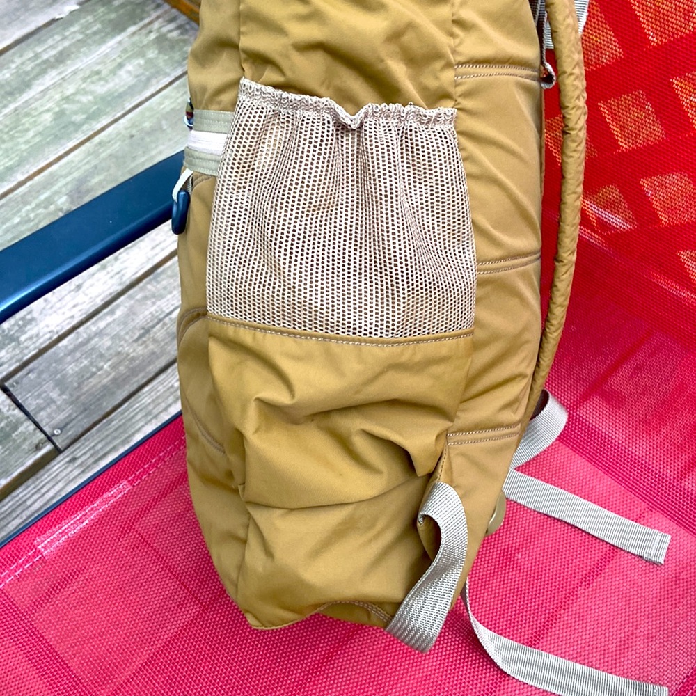 Backpack - Picture 5 of 10
